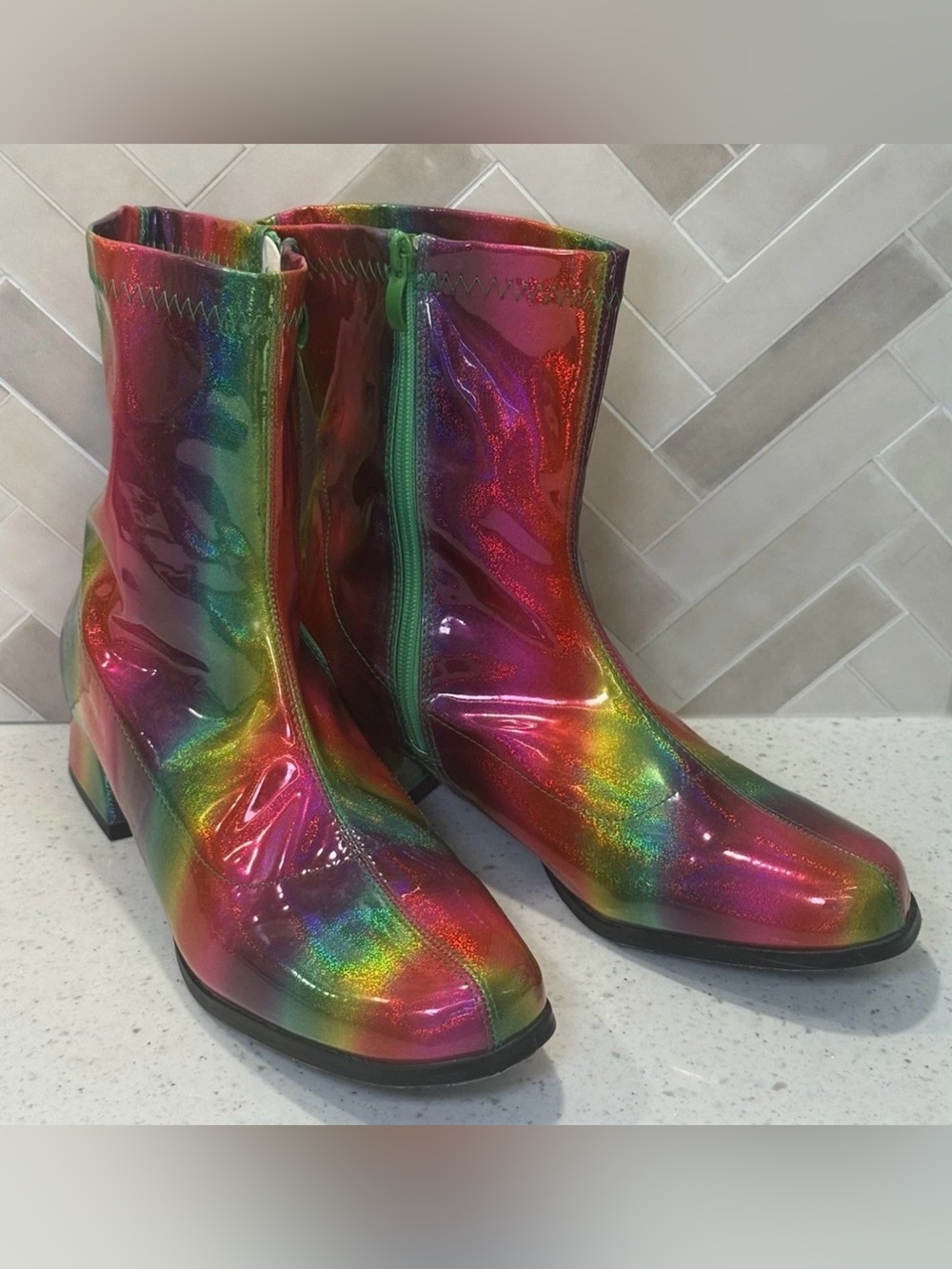 Men's Disco 70's Ankle Boots Side Zipper Heels
Glossy Sz 9 9.5 Halloween Costume